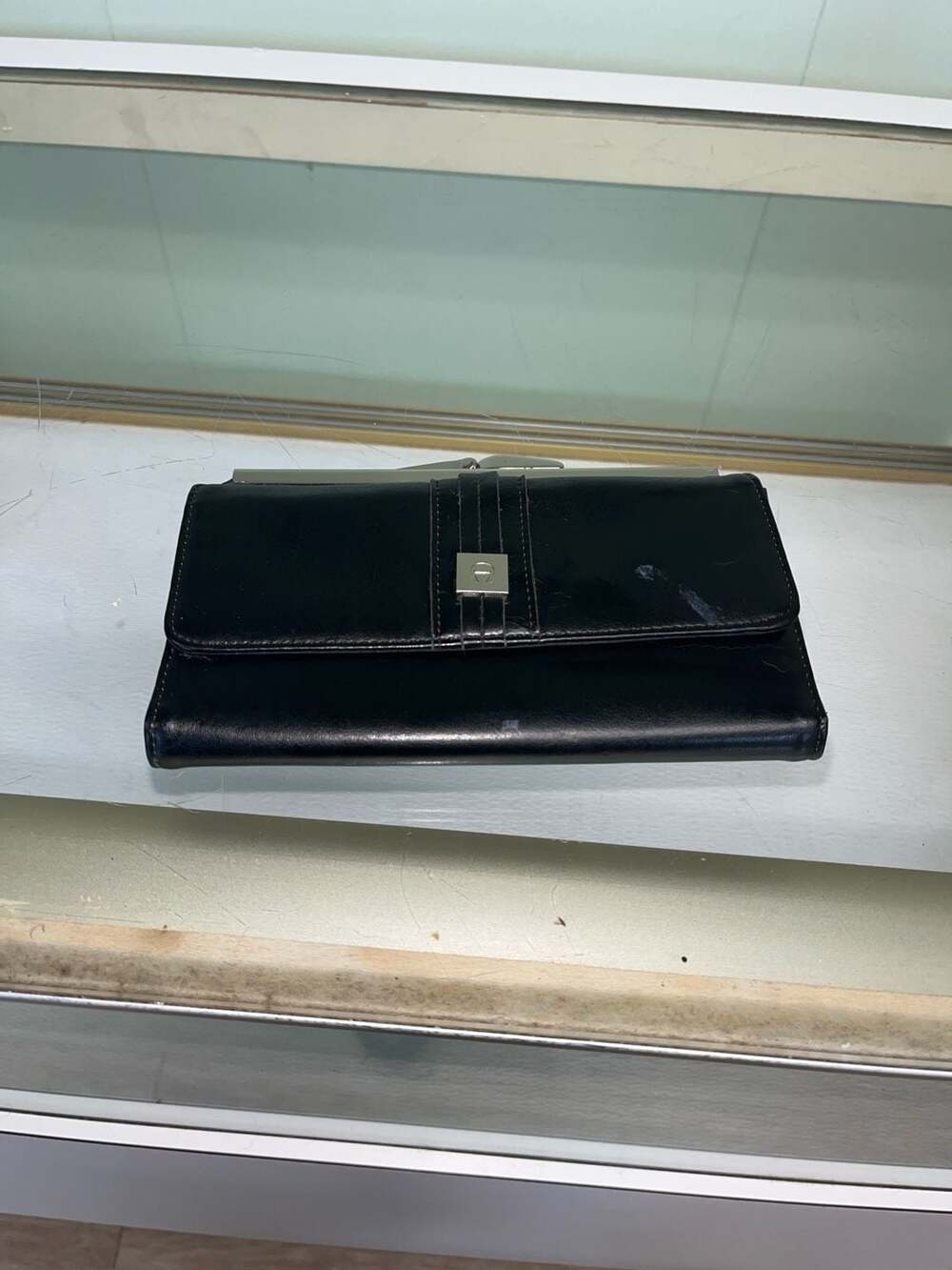 Etienne Aigner Black Leather Kiss-Lock Frame Clutch Wallet